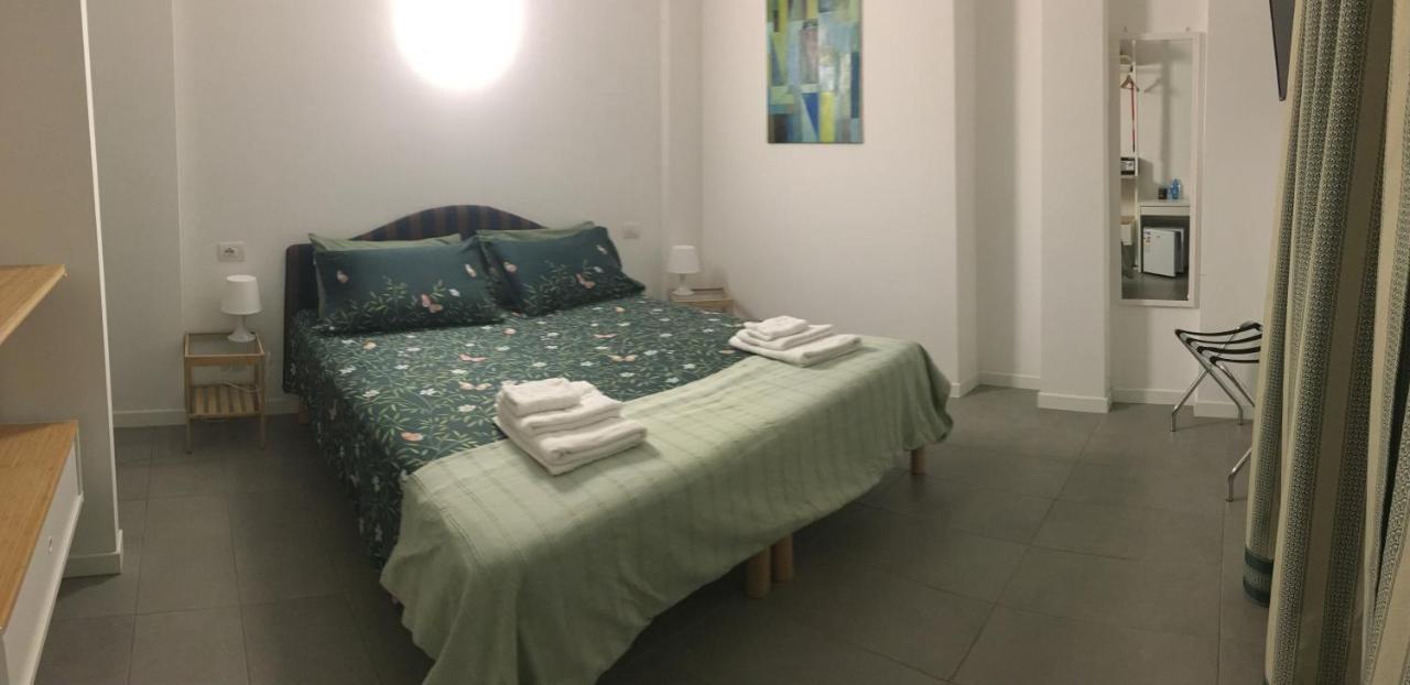 Guesthouse Villa Jung บอร์ดิเกรา ภายนอก รูปภาพ